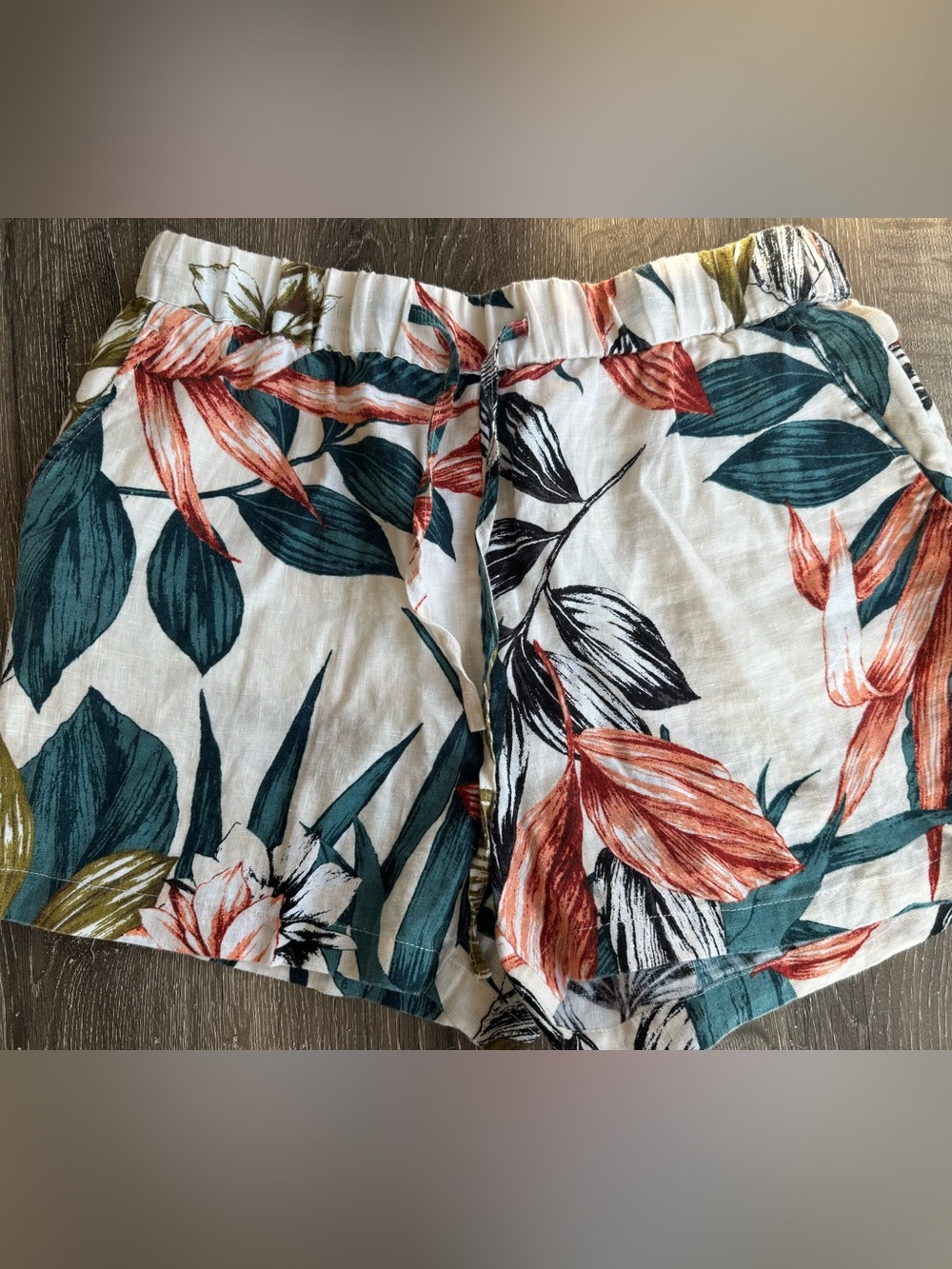 C&C California White Floral Linen-Blend Shorts with Teal & Rust Leaves